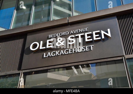 Ole und Steen dänische Bäckerei in der Tottenham Court Road, London, UK. Stockfoto