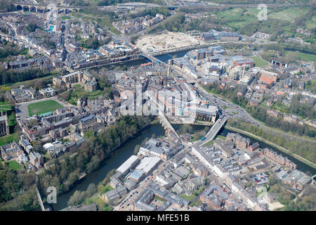 Ein Luftbild von Durham City Center, zeigt neue Retail Development, North East England, Großbritannien Stockfoto