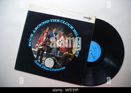 Bill Haley und seinen Comets Rock rund um die Uhr Album Hülle Abdeckung von Coral Records. Stockfoto