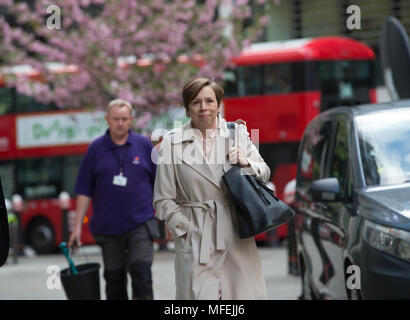 Fran Unsworth, Leiter News bei der BBC, kommt an der Rollen Gebäude, High Court, Beweis im Versuch mit Sir Cliff Richard zu geben Stockfoto