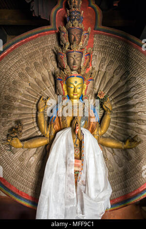 Schöne Gott Statue in Tsemo Maitreya Tempel, Leh, Jammu und Kaschmir, Indien Stockfoto