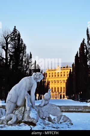 Schloss Schönbrunn im Winter Stockfoto