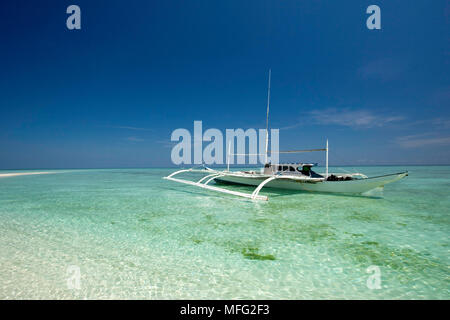 Trigger Boot von der Ranger Station im Norden Atoll, Tubbataha Nationalpark, Sulu Meer, Cagayancillo, Palawan, Philippinen Stockfoto