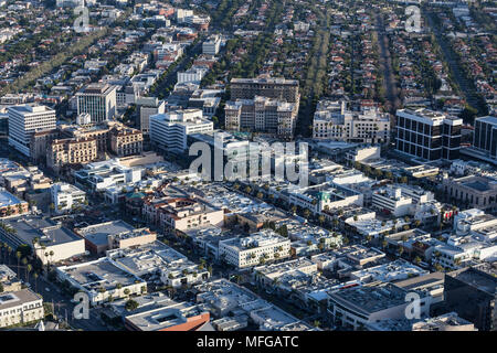 Antenne der Downtown Beverly Hills Business District in der Nähe von Los Angeles, Kalifornien. Stockfoto