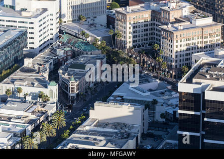 Luftaufnahme des Rodeo Drive am Wilshire Boulevard im Herzen von Beverly Hills gehobenen Einkaufsviertel in der Nähe von Los Angeles, Kalifornien. Stockfoto