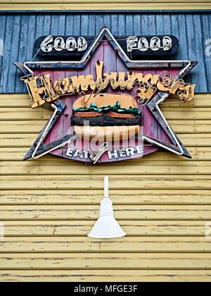 Gutes Essen Hamburger Schild an einem Gebäude in der Altstadt Spring TX Stockfoto