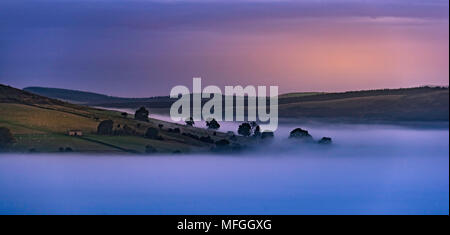 Temperaturinversion in der Hoffnung Tal, Derbyshire Peak District, Vereinigtes Königreich Stockfoto