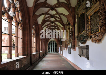 Äußere Details von Basel Kathedrale Münster, Stadt Basel, Kanton Basel Stadt, Schweiz, Europa Stockfoto