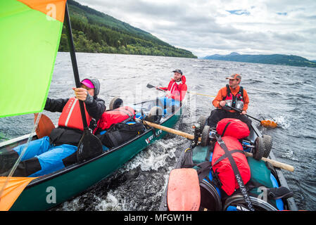 Kanu Loch Ness Abschnitt des Caledonian Canal, Scottish Highlands, Schottland, Großbritannien, Europa Stockfoto