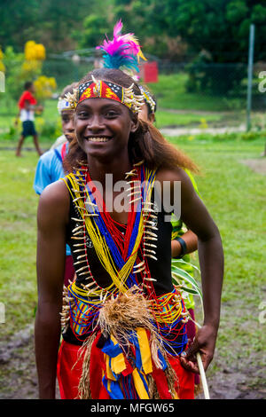 Die Jugendlichen üben traditioneller Tanz, Manus Island, Admiralty Islands, Papua-Neuguinea, Pazifik Stockfoto