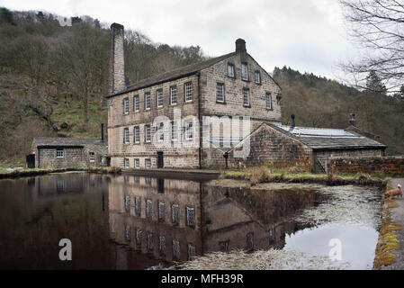 Gibson Mühle, Hardcastle Crags, Halifax, West Yorkshire, UK, einem ehemaligen Baumwolle Mühle. Stockfoto