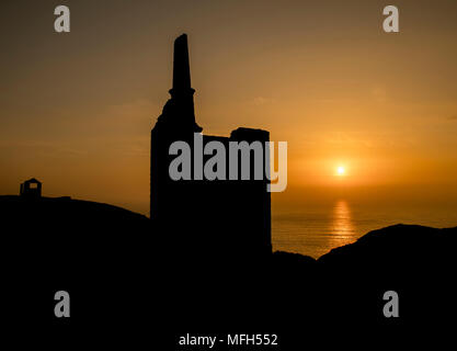 Wheal Owles Zinnmine auf der Nordküste von Cornwall, ein Relikt aus alten Industrie in Cornwall. Stockfoto