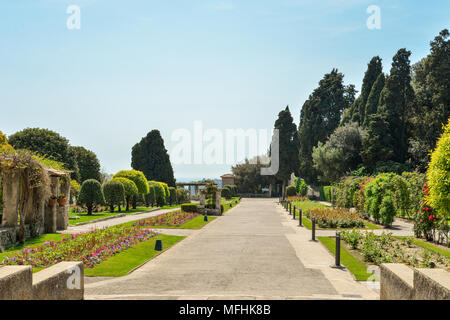 Garten Franziskanerkloster auf dem Hügel von Cimiez. Kloster von Cimiez, den Garten und die Kirche durch die Franziskaner Mönche seit dem 16. Jahrhundert. N Stockfoto