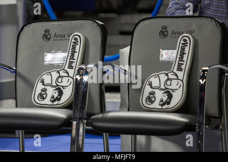 Madrid, Spanien. 25 Apr, 2018. Klöppel während Real Madrid Sieg über Panathinaikos Athen (81 - 74) Turkish Airlines Euroleague Endspiel Serie (Spiel 3) feierte am Wizink Zentrum in Madrid (Spanien). 25. April 2018. Credit: Juan Carlos García Mate/Pacific Press/Alamy leben Nachrichten Stockfoto