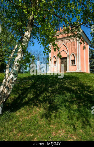 Die ländlichen Kapelle San Pietro delle Viole in Barolo, in der Nähe der Della Volta Schloss, auf der Straße nach La Morra, in den Langhe. Stockfoto