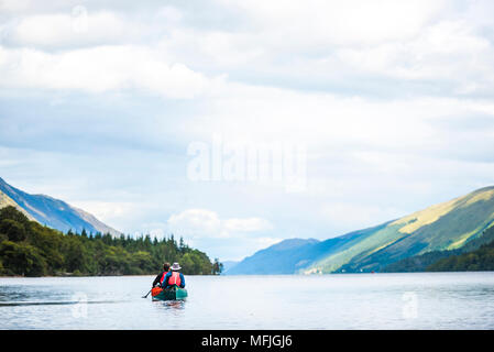 Kanu Loch Lochy, Teil der Caledonian Canal, Fort William, Scottish Highlands, Schottland, Großbritannien, Europa Stockfoto