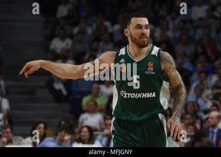 Madrid, Spanien. 25 Apr, 2018. Mike James, #5 von Panathinaikos Gesten während des 2017/2018 Turkish Airlines Euroleague Play Offs Spiel 3 zwischen Real Madrid und Panathinaikos Athen Superfoods an WiZink Zentrum in Madrid. Credit: Jorge Sanz/Pacific Press/Alamy leben Nachrichten Stockfoto