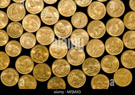 Coin Stack auf schwarzem Hintergrund und Gruppe von coin stack für den Hintergrund isolieren. Stockfoto