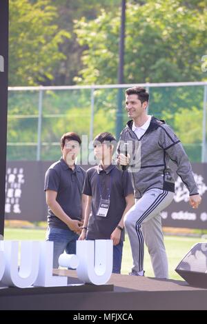 Seoul, Korea. 25 Apr, 2018. Ein Rosa Sohn Na Eun und Alberto Mondi besucht Port'S Charity-aktion für Gut" in Seoul, Korea am 25. April 2018. (China und Korea Rechte) Credit: TopPhoto/Alamy leben Nachrichten Stockfoto