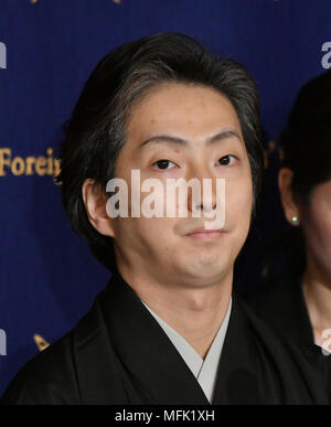 April 26, Tokio, Japan - Japanische Kabuki Schauspieler Shichinosuke Nakamura besucht eine Nachrichten Konferenz in Tokio Auslandskorrespondenten Club von Japan am Donnerstag, 26. April 2018. Nakamura wird Kabuki im 'Japonismes 2018 durchführen, eine kulturelle Expo in Paris und Umgebung im Juli zu feiern das 160jährige Bestehen? Japan-France? diplomatische Beziehungen. (Foto von Natsuki Sakai/LBA) AYF-mis- Stockfoto