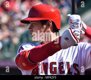 Los Angeles Engel Designated Hitter Shohei Ohtani bei bat während der Major League Baseball Spiel gegen die San Francisco Giants at Angel Stadium in Anaheim, Kalifornien, USA, 22. April 2018. Quelle: LBA/Alamy leben Nachrichten Stockfoto