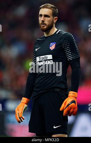 Madrid, Spanien. Credit: D. 22 Apr, 2018. Jan Oblak (Atletico) Fußball: der spanischen Primera Division "Liga Santander' Match zwischen Club Atlético de Madrid 0:0 Real Betis Balonpie im Estadio Wanda Metropolitano in Madrid, Spanien. Credit: D. Nakashima/LBA/Alamy leben Nachrichten Stockfoto