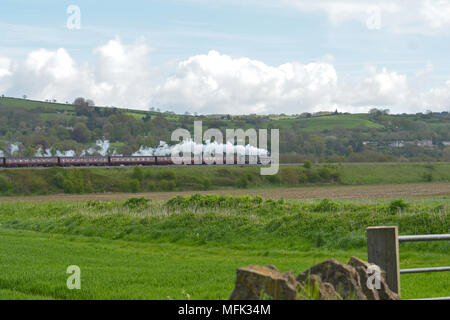 Bristol und Bath Railway Path UK. 26. April 2018. Die l.m.s. Schwarz fünf Dampflok Nr. 45212 wird Geschichte bilden werden, da es sich um eine Hauptleitung Personenzug zum ersten Mal in 50 Jahren zieht. Robert Timoney/Alamy/Live/Aktuelles Stockfoto
