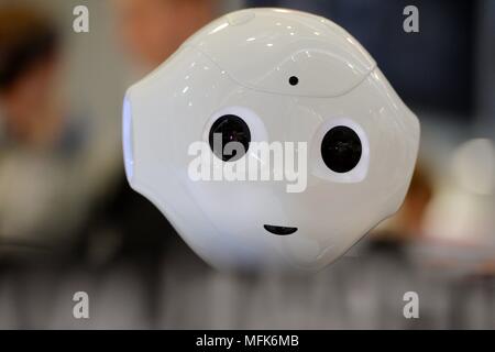 Ein Roboter auf der Hannover Messe, Deutschland, Stadt Hannover, 25. April 2018. Foto: Frank Mai | Nutzung weltweit Stockfoto