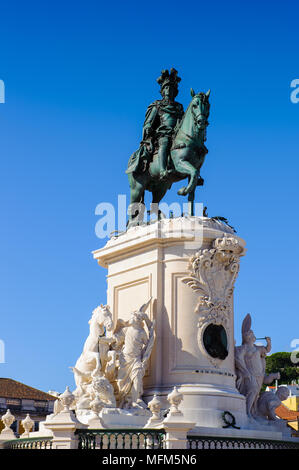 Die Statue von König Jose ich auf der Commerce Square (Praça do Comercio) in Lissabon, Portugal. Der Platz wurde von der destoryed 1755 Erdbeben von Lissabon und dann Stockfoto