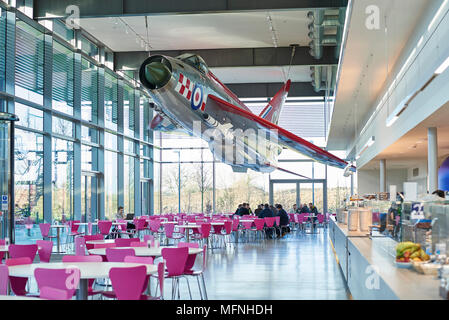 Blitz Jet im Dyson HQ Cafeteria Stockfoto