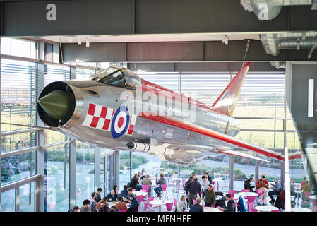 Blitz Jet im Dyson HQ Cafeteria Stockfoto