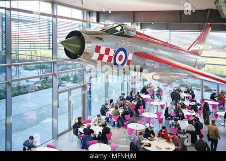 Blitz Jet im Dyson HQ Cafeteria Stockfoto