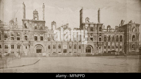 Paris Kommune 26 März-28. Mai 1871. Ruinen des Hotel de Ville, von der Communades verbrannt. Zu fotografieren. Stockfoto