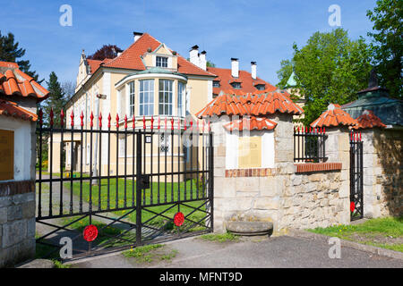 Starý zámek (1911, Arch. Jan Kotěra), Ratboř u Kolína, Stredocesky kraj, Ceska Republika / Altes Schloss, in der Nähe von Kolin Stadt Ratbor, Mittelböhmische Regio Stockfoto