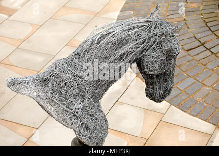 Skulptur von einem Pferd Kopf von Rupert Till, im Kabel. Stockfoto