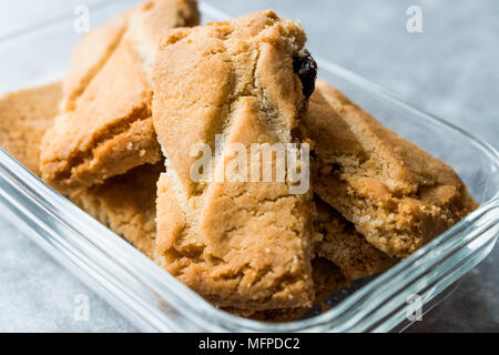 Traditionelle Apfelstrudel Cookies gefüllt mit Marmelade. Ökologische Lebensmittel. Stockfoto