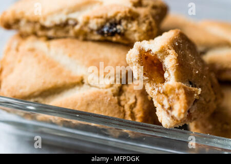 Traditionelle Apfelstrudel Cookies gefüllt mit Marmelade. Ökologische Lebensmittel. Stockfoto