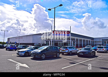 Costco Wholesale Supermarkt, Capital Retail Park, Leckwith, Cardiff, South Wales, Großbritannien Stockfoto