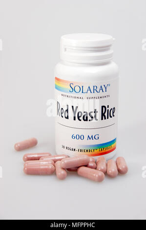 Roter Hefereis Tabletten ein natürliches Heilmittel zu helfen, den Cholesterinspiegel, einer der Kräuterhilfsmittel möglicherweise von Speicher in Großbritannien verschwinden zu reduzieren und Stockfoto