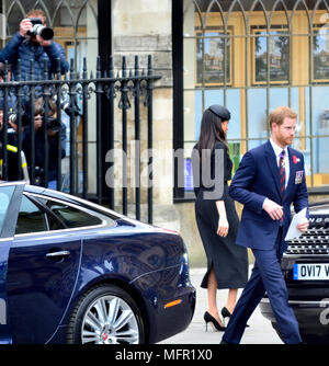 Anzac Day 2018 Service der Gedenkfeier in der Westminster Abbey. Prinz Harry und Meghan Markle hinterlassen Sie nach dem Service Stockfoto