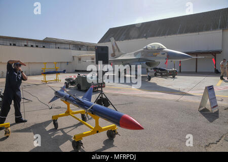 Eine Anzeige des Luft-zu-Luft und Luft zu Boden gelenkte Raketen durch die israelische Luftwaffe verwendet Stockfoto