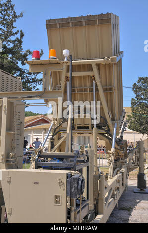 Iron Dome (Hebräisch: Kipat Barzel‎) ist eine mobile air defence system von Rafael Advanced Defence Systems konzipiert, kurze Abzufangen entwickelt wurden Rakete Stockfoto