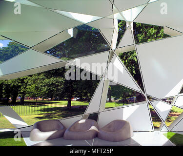 Innenraum des Pavillons von Toyo Ito in der Begründung der Serpentine Gallery im Hyde Park Stockfoto