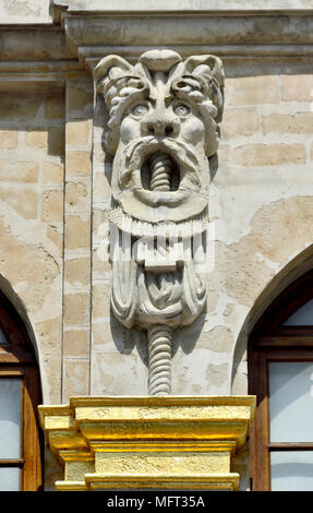 Brüssel, Belgien. Grand Place: Mascaron auf der Fassade von Nr. 26 - 'Maison du Pigeon' Stockfoto