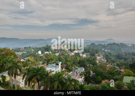 Blick auf Kandy Hügel. Zentrale Provinz. Sri Lanka Stockfoto