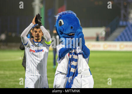 MINSK, Weißrussland - 31. MÄRZ 2018: Fußball-Spieler Ziel Feiern während der BELARUSSISCHE Premier League Fußballspiel zwischen FC Dynamo Minsk und an der FC FC Torpedo Minsk Stadion. Stockfoto