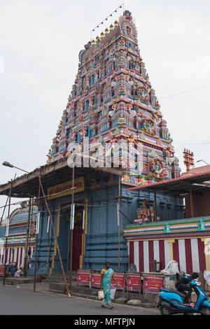 Pondicherry, Indien - 17. März 2018: Die perumal Temple in der tamilischen Viertel der ehemaligen französischen Kolonie Stockfoto