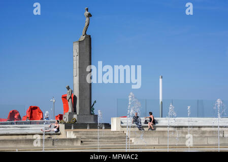 Seamen's Memorial und konzeptionelle Arbeit von Art Rock fremde Künstler Arne Quinze im Badeort Ostende/Ostende, Westflandern, Belgien Stockfoto