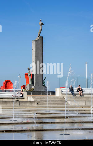 Seamen's Memorial und konzeptionelle Arbeit von Art Rock fremde Künstler Arne Quinze im Badeort Ostende/Ostende, Westflandern, Belgien Stockfoto