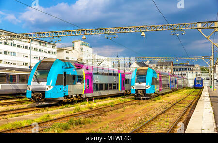 Regionale Schnellzüge in Tours - Frankreich Stockfoto